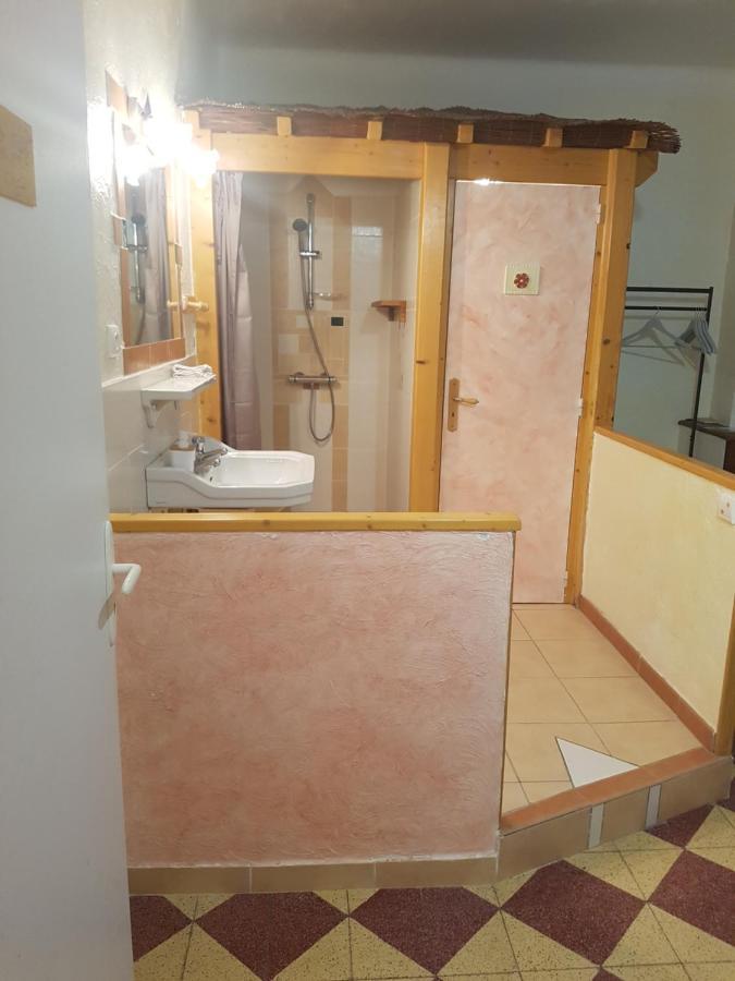 Les Belles Nuits Bed & Breakfast Le Bousquet-d'Orb Exterior foto
